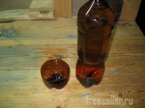 Походная пластиковая бутылка со стаканчиком для питьевой воды