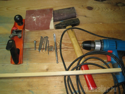 Материалы и инструменты для изготовления самодельного устройства для доставания сена с чердака