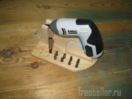 Самодельная подставка для аккумуляторной отвертки Macallister-mddd36-li