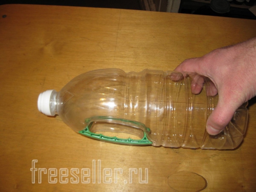 Изготовление удобной бутылки для насыпания корма мелким птицам