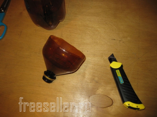 Изготовление удобной бутылки для насыпания корма мелким птицам