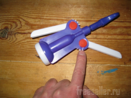 Пластмассовый штопор из магазина