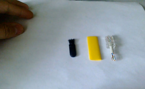 Щетка и витая пара-подсказка для компьютера