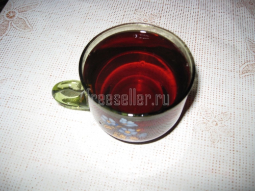 Витаминный напиток из веточек черной смородины