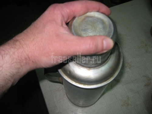 Приготовление витаминного напитка из веточек черной смородины