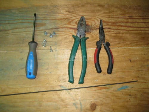 Инструмент для изготовления проволочных застежек для сетки Рабица