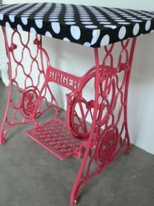 Идеи изготовления столов из старых швейных машинок Singer, Zinger