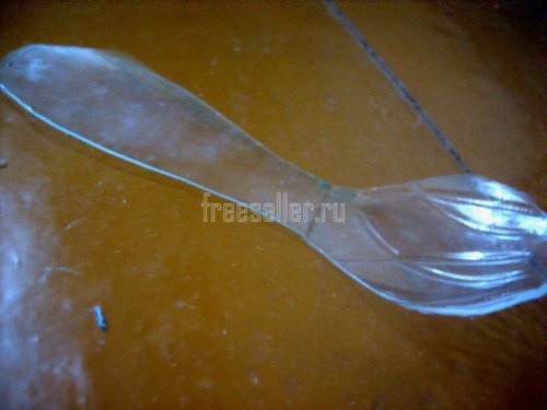 Одноразовая ложка из пластиковой бутылки