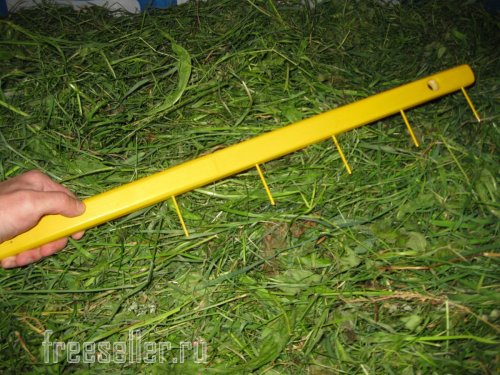 Простое приспособление для сушки сена под навесом