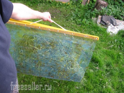 Простое приспособление для сушки сена под навесом