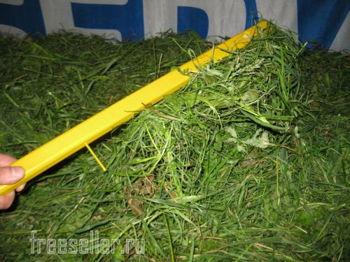 Простое приспособление для сушки сена под навесом