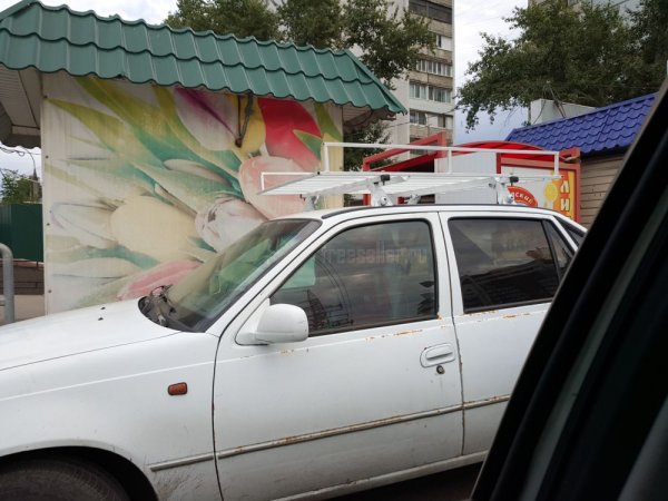 Самодельный багажник для для перевозки грузовой на легковой автомобиль.