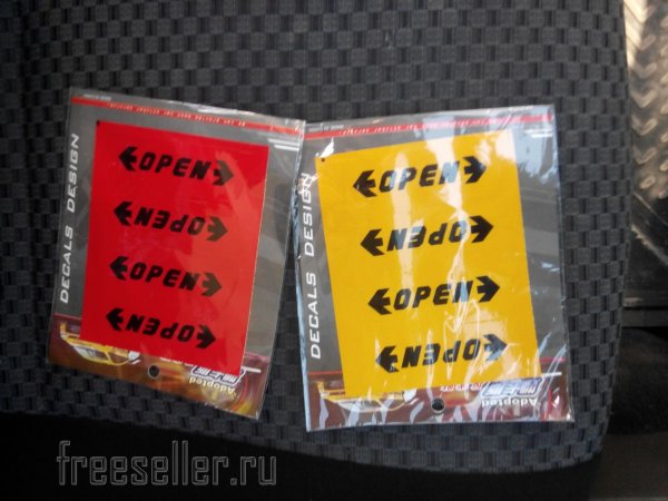 Светоотражающие наклейки с надписью OPEN на двери автомобиля