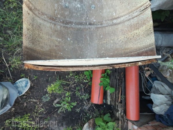 Тачка из бочки своими руками.