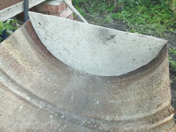 Тачка из бочки своими руками.