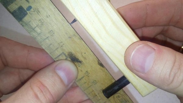 Делаем самодельное приспособление для разметки центра деталей