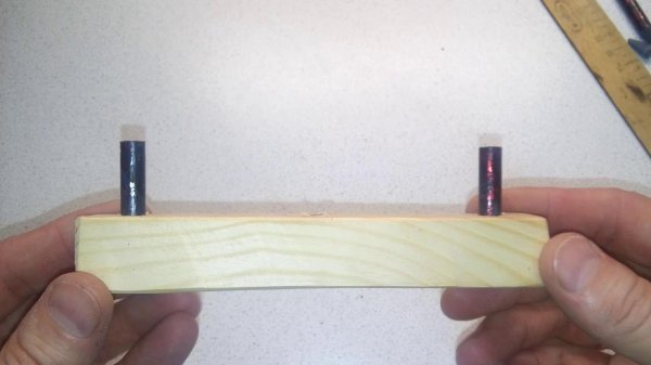 Делаем самодельное приспособление для разметки центра деталей