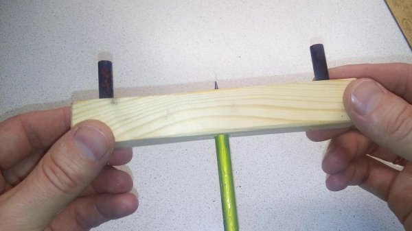 Делаем самодельное приспособление для разметки центра деталей