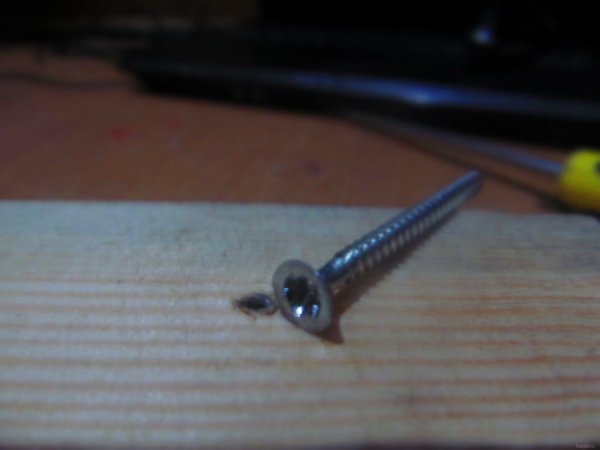 Как выкрутить шуруп с сорванными гранями