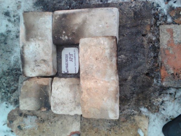 Кладка реактивной печи из кирпича