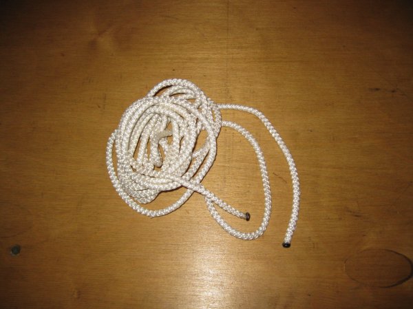 Как быстро навязать узелки на веревке для подвешивания гирлянд