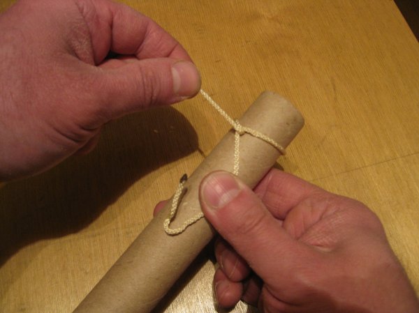 Как быстро навязать узелки на веревке для подвешивания гирлянд