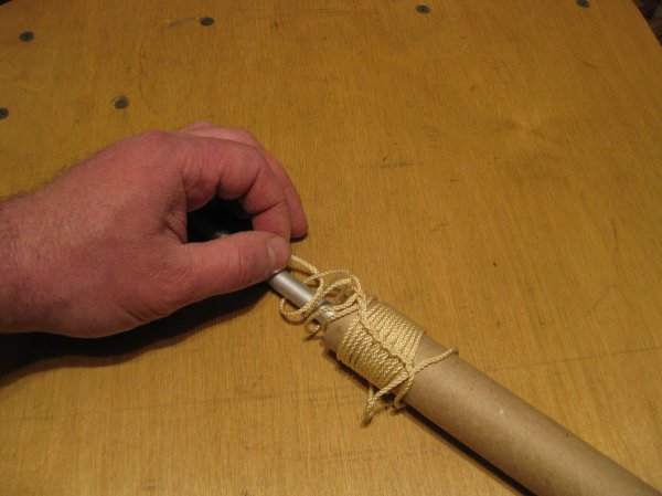 Как быстро навязать узелки на веревке для подвешивания гирлянд