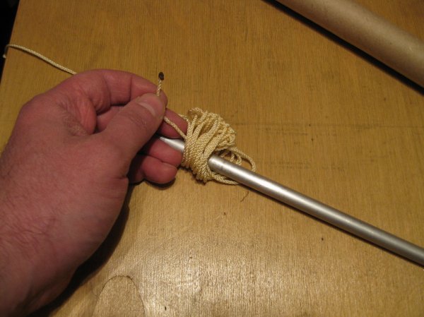 Как быстро навязать узелки на веревке для подвешивания гирлянд