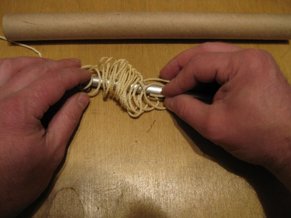 Как быстро навязать узелки на веревке для подвешивания гирлянд