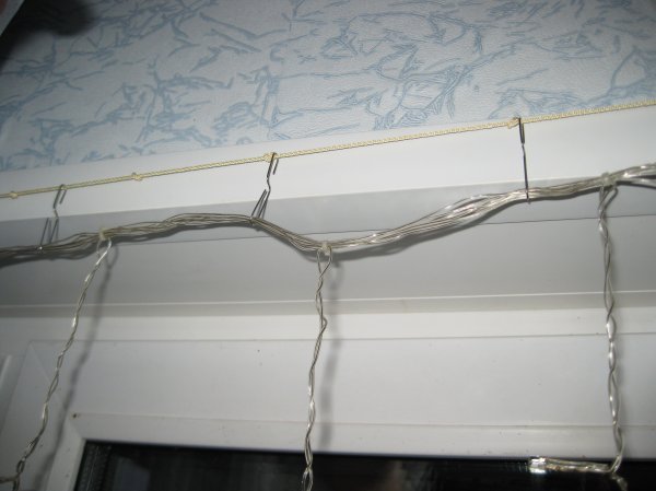 Как быстро навязать узелки на веревке для подвешивания гирлянд