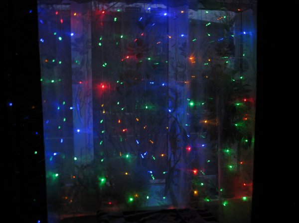 Как быстро навязать узелки на веревке для подвешивания гирлянд