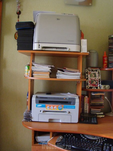 Мебель своими руками. Самодельная полочка на компьютерный стол.