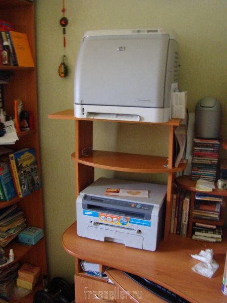 Мебель своими руками. Самодельная полочка на компьютерный стол.