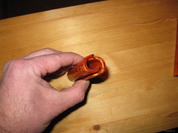 Самодельные деревянные накладки для ручек сумок и пакетов.