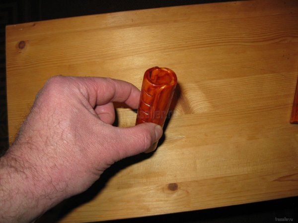 Самодельные деревянные накладки для ручек сумок и пакетов.