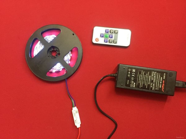 Светодиодная лента с контроллером