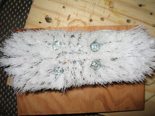 Процесс изготовления устройства для чистки обуви