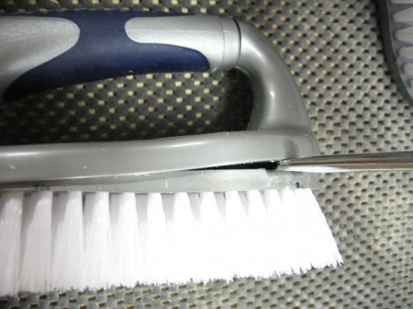 Процесс изготовления устройства для чистки обуви