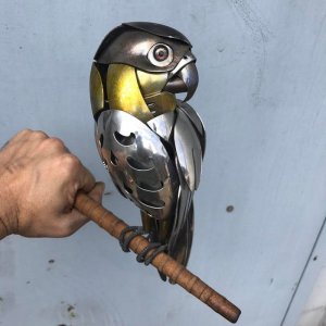 Птицы из металлолома - скульптуры от художника