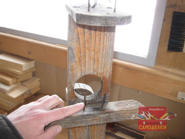 Самоделки для птиц. Многоярусная кормушка своими руками..