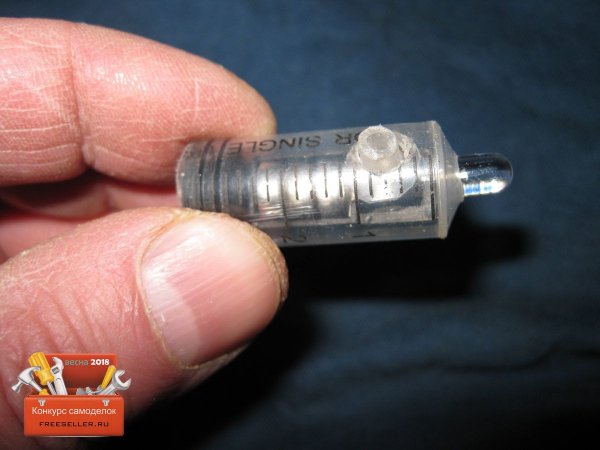 Самодельный светодиодный фонарик из одноразового шприца