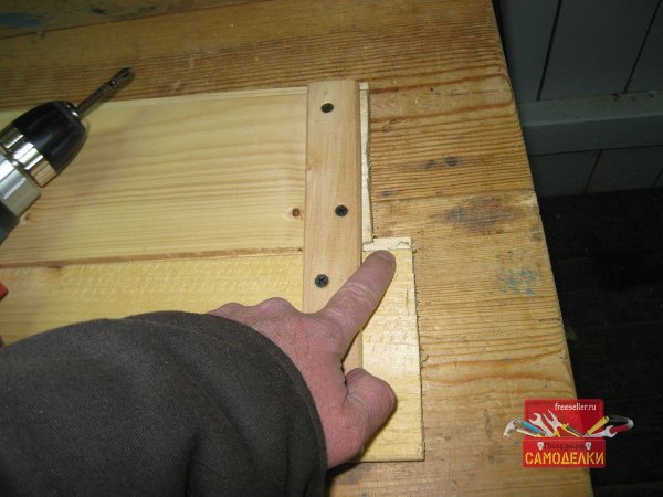 изготовление откидной полки для рассады