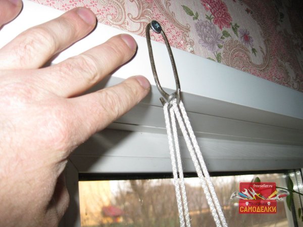 Откидная полка для рассады на окно своими руками