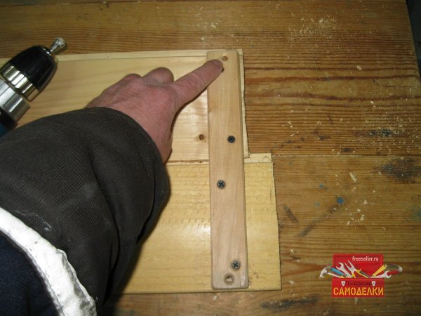 изготовление откидной полки для рассады