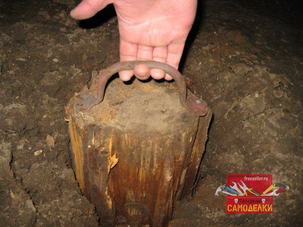 Как можно легко и быстро вытащить из земли основание деревянного столба, при помощи простенького приспособления, сделанного на скорую руку.