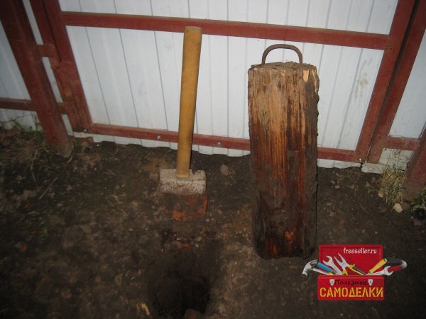 Как можно легко и быстро вытащить из земли основание деревянного столба, при помощи простенького приспособления, сделанного на скорую руку.