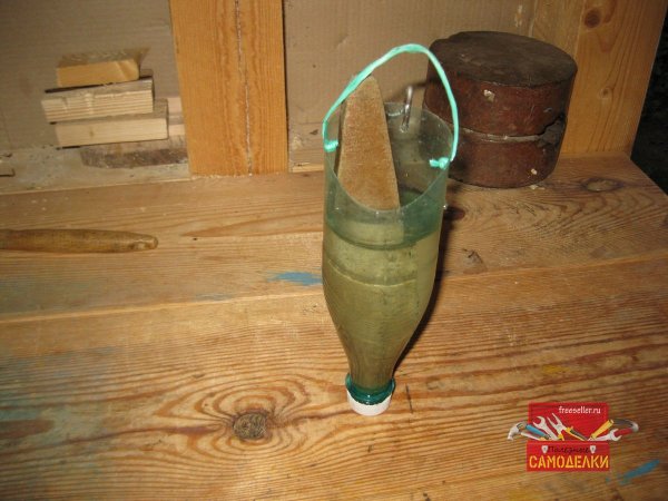 Чехол из пластиковой бутылки под брусок для заточки косы