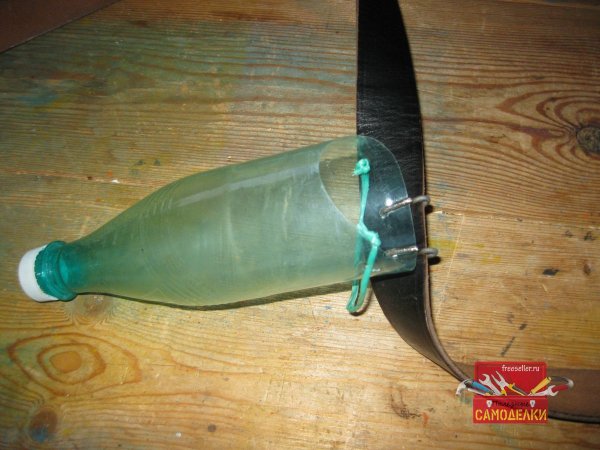 Чехол из пластиковой бутылки под брусок для заточки косы