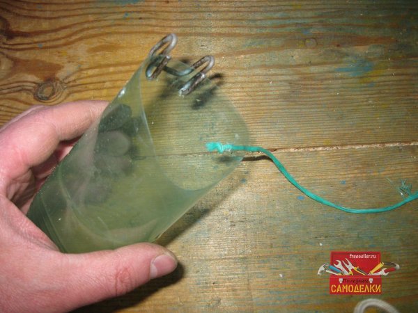 Чехол из пластиковой бутылки под брусок для заточки косы