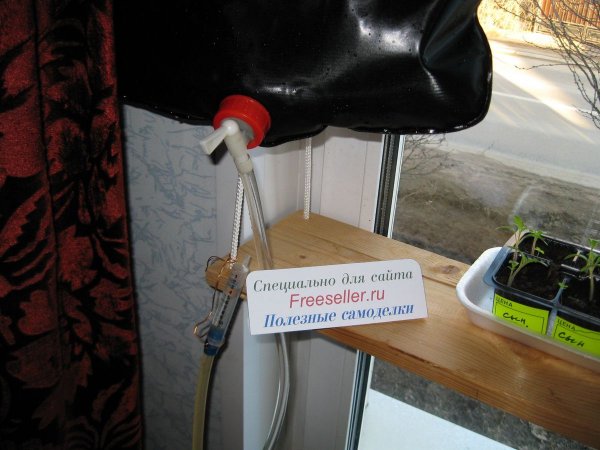 Самодельное устройство для полива рассады из летнего душа